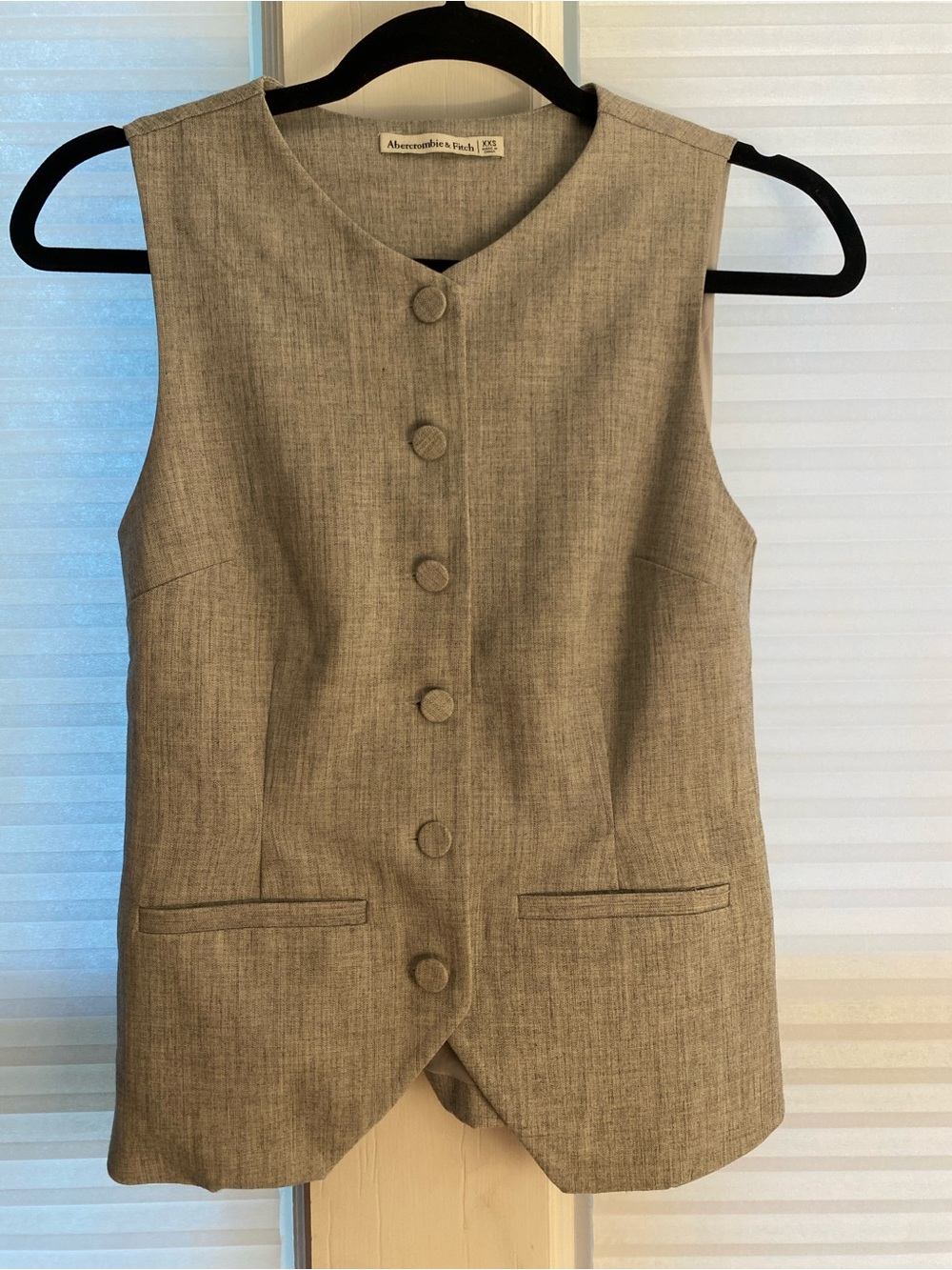 Abercrombie & Fitch Heather Gray Buttoned Sleeveless Vest